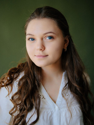 Алёна Ревнёва,